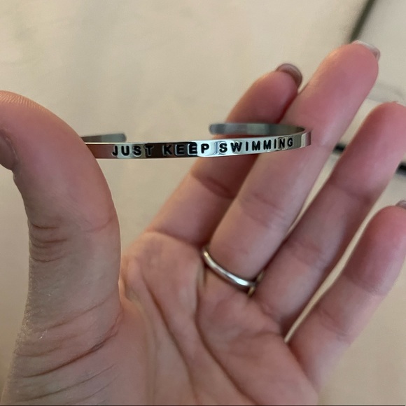 Bracelet - Picture 1 of 2